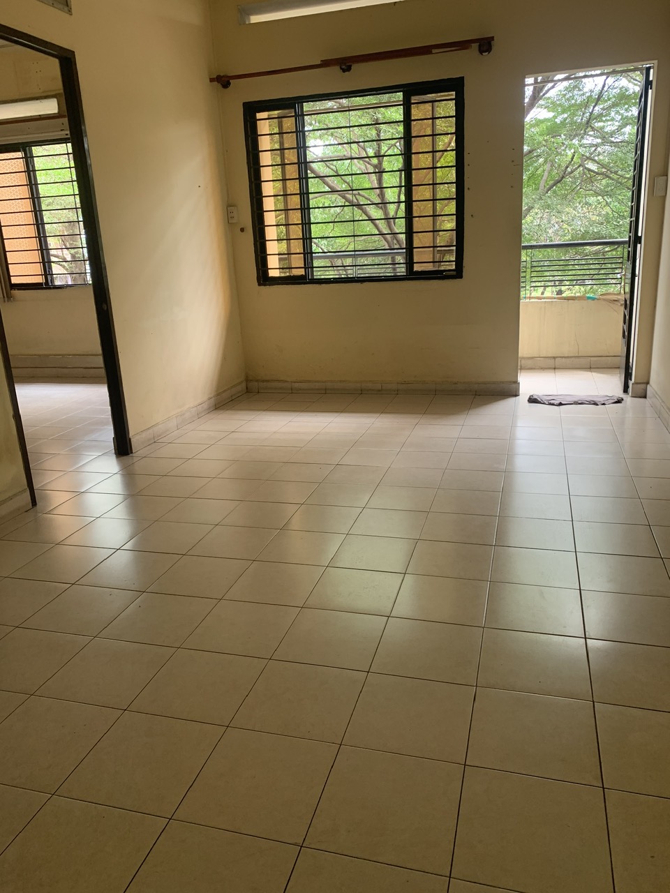 Cho thuê căn hộ 57m2 lầu 2 CC Sơn Kỳ giá 6tr.